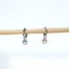 base_edidsvdfcion Pendientes aro con charm huella acero inoxidable