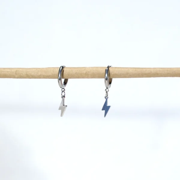 base_ediscsdvcion Pendientes aro con charm rayo acero inoxidable