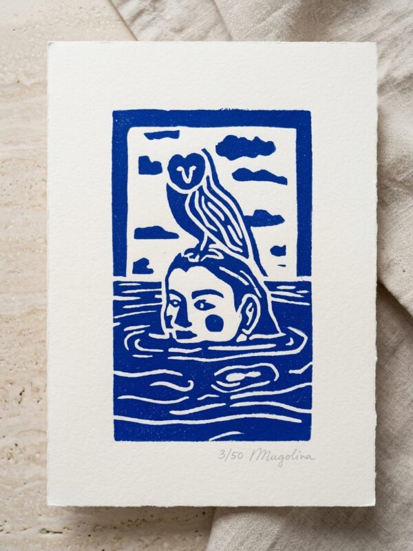 Gemini_Generated_Image_brr3c3brr3c3brr3 El Buho ilustración linograbado azul